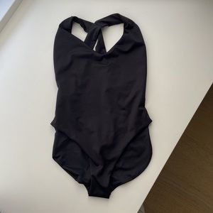 Londre Size Medium Black Cross Back Bathing Suit